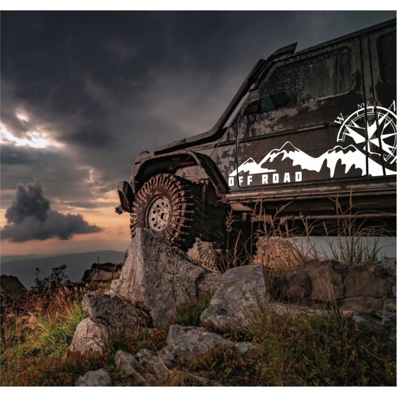Компас, планина с надпис off road